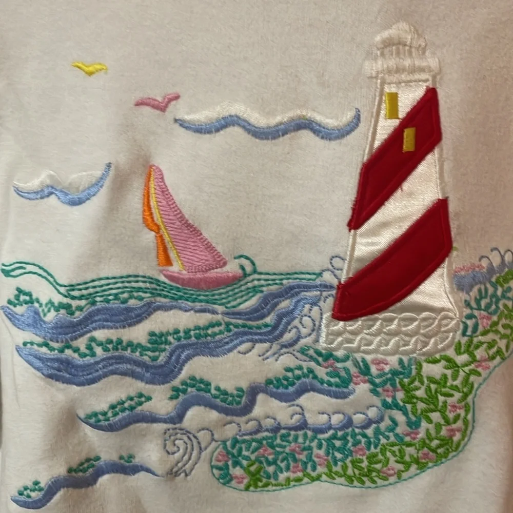 3️⃣ for 1️⃣5️⃣ Lauren Hansen Sport - embroidered lighthouse beach scene - Picture 2 of 4